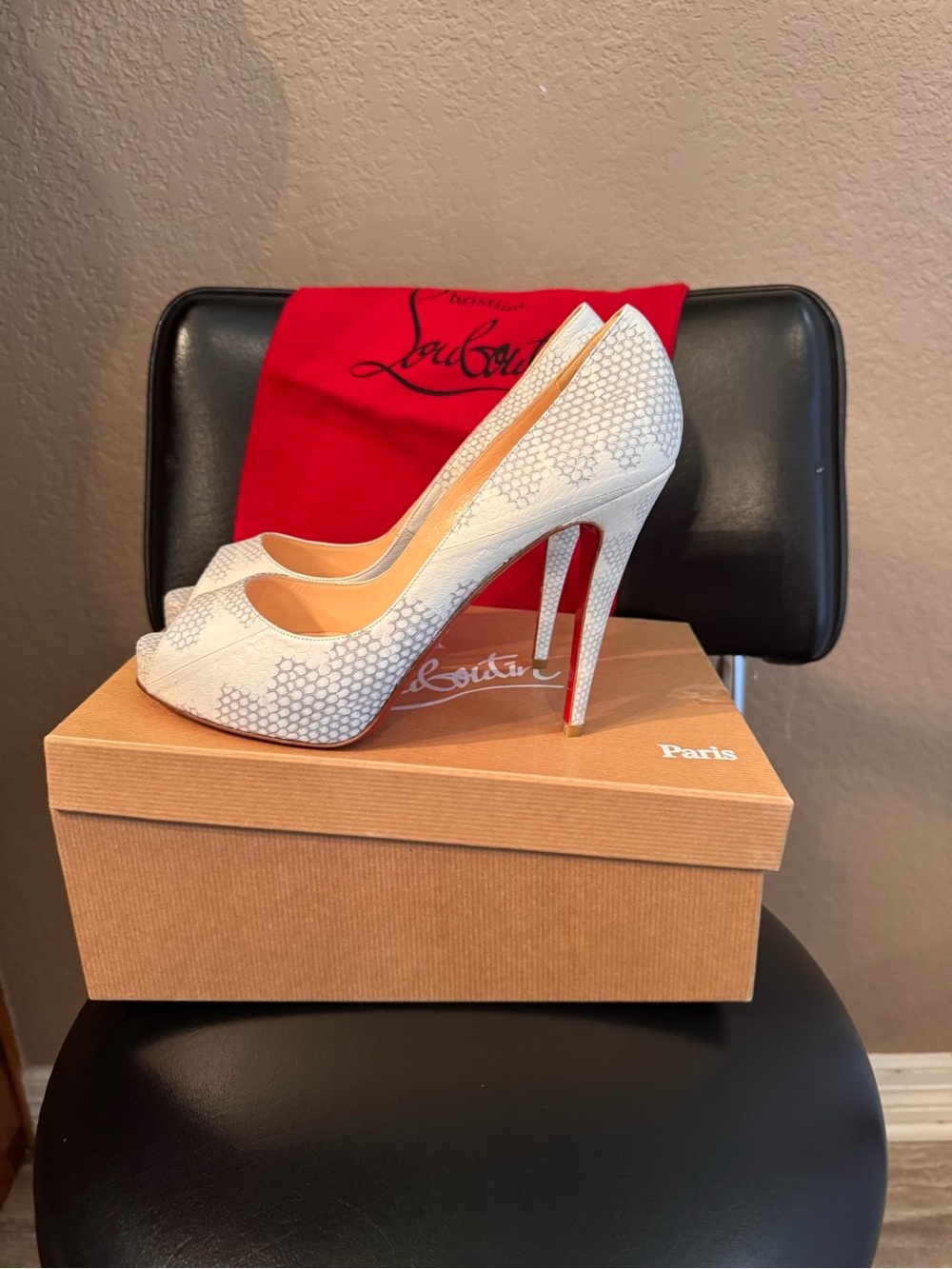 Authentic Christian Louboutin Heels new
